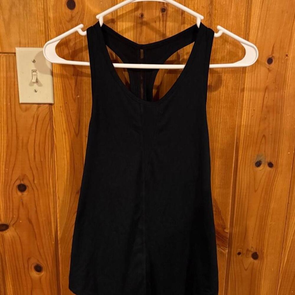 Black athletic tank top